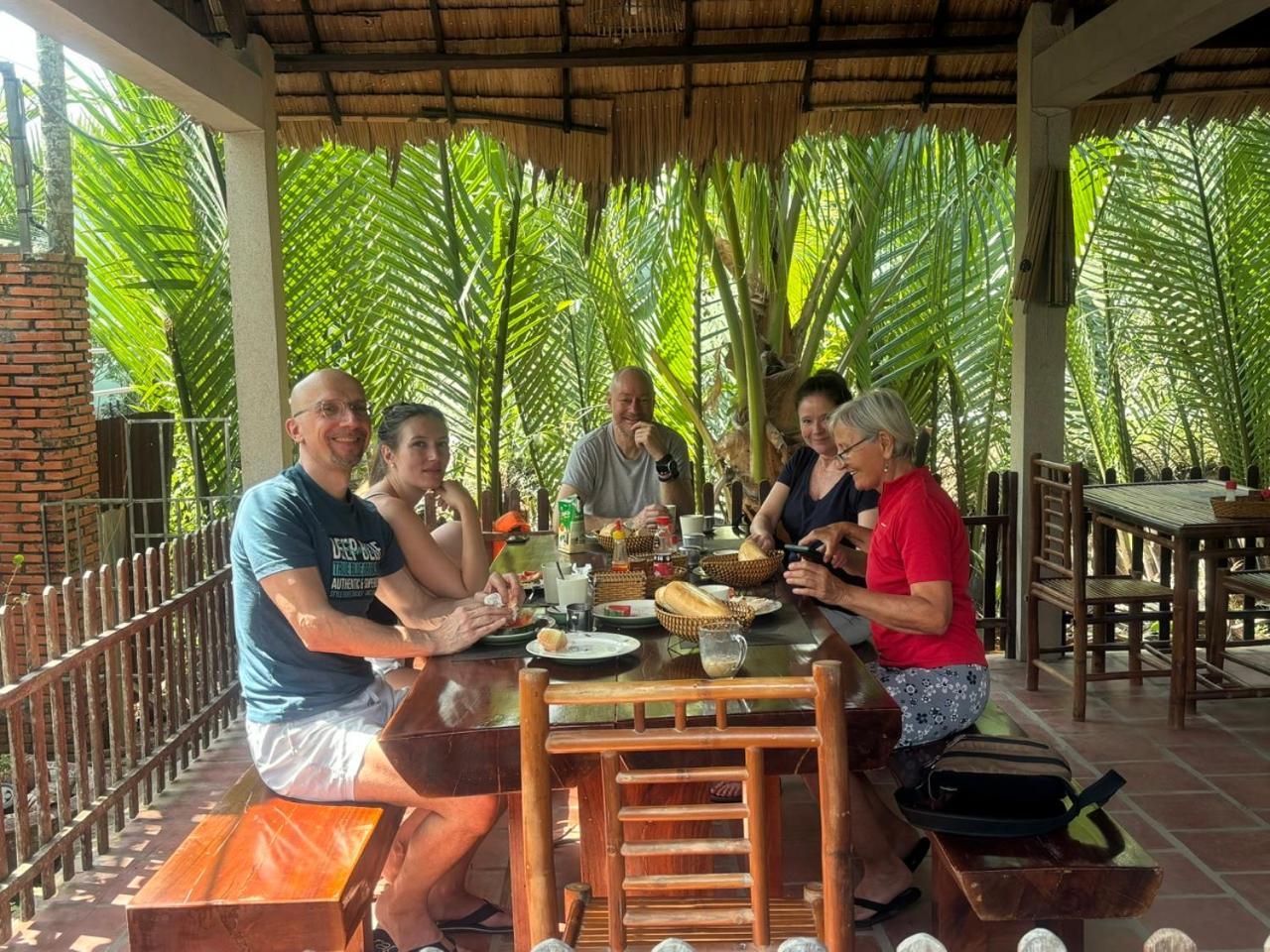 Homestay Bentre Coco Lodge Ben Tre Buitenkant foto