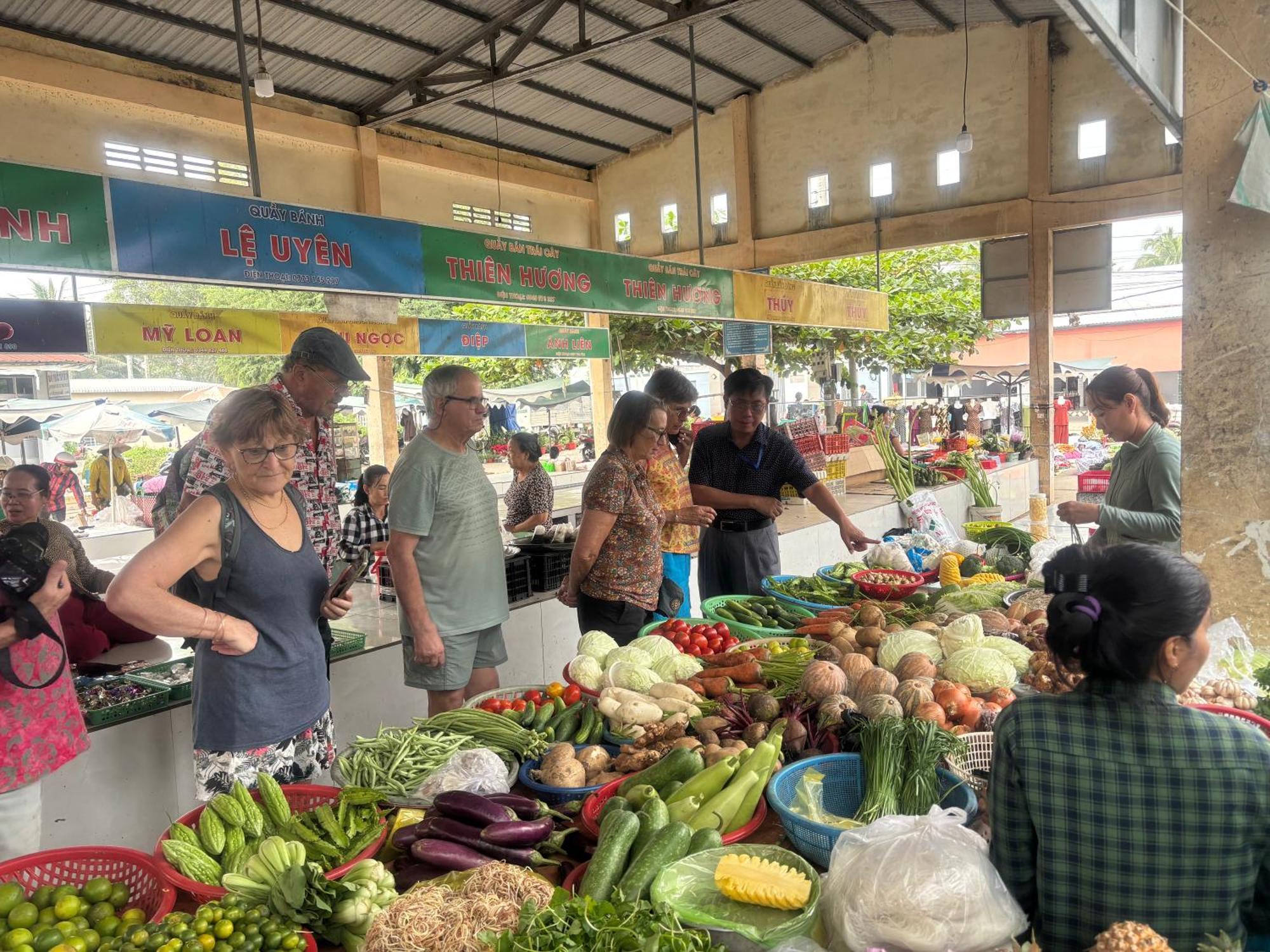 Homestay Bentre Coco Lodge Ben Tre Buitenkant foto